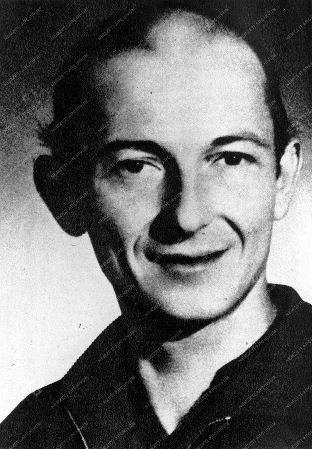 Sarkadi Imre Kossuth-díjas író, újságíró