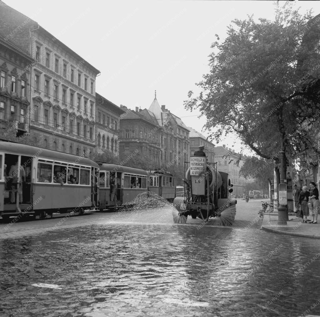 Köztisztaság - Locsolókocsi