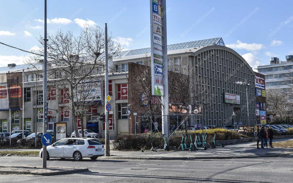 Kereskedelem - Budapest - Újbuda Center Bevásárlóközpont