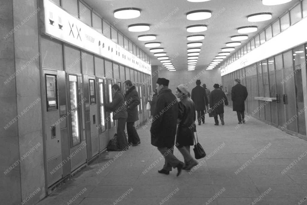 Közlekedés - A Metró új szakaszának első napja