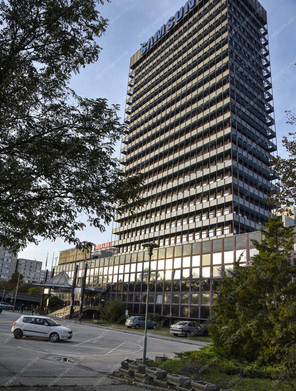 Épületfotó - Budapest - Magyar Államkincstár Nyugdíjfolyósító Igazgatóság