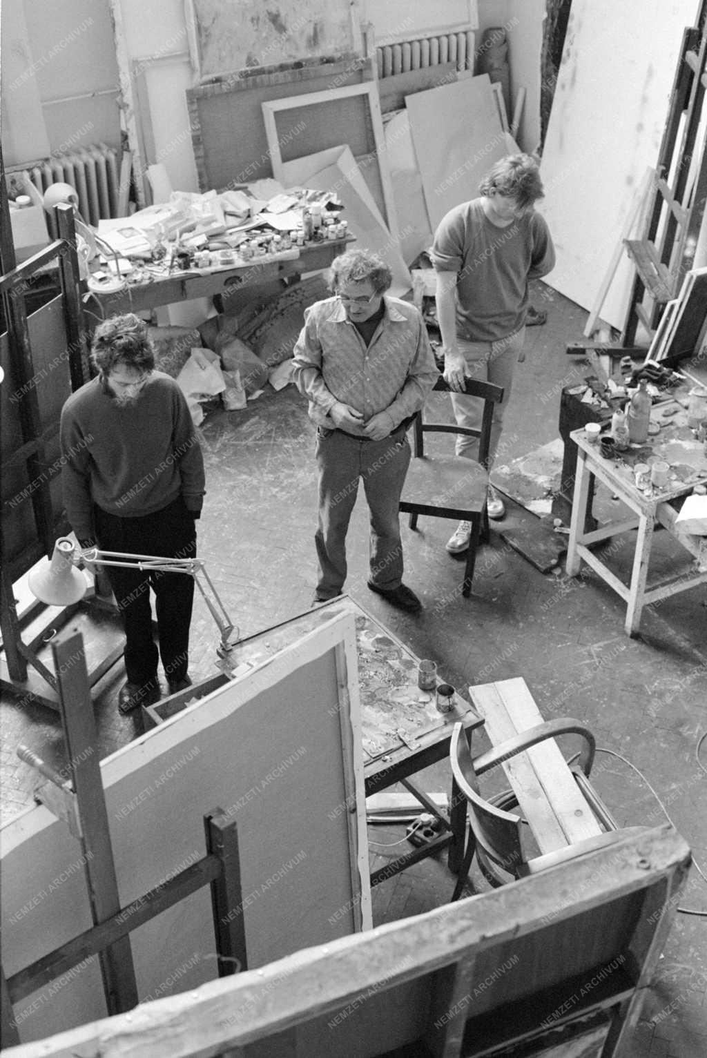 Kultúra - Kokas Ignác festőművész tanítványaival