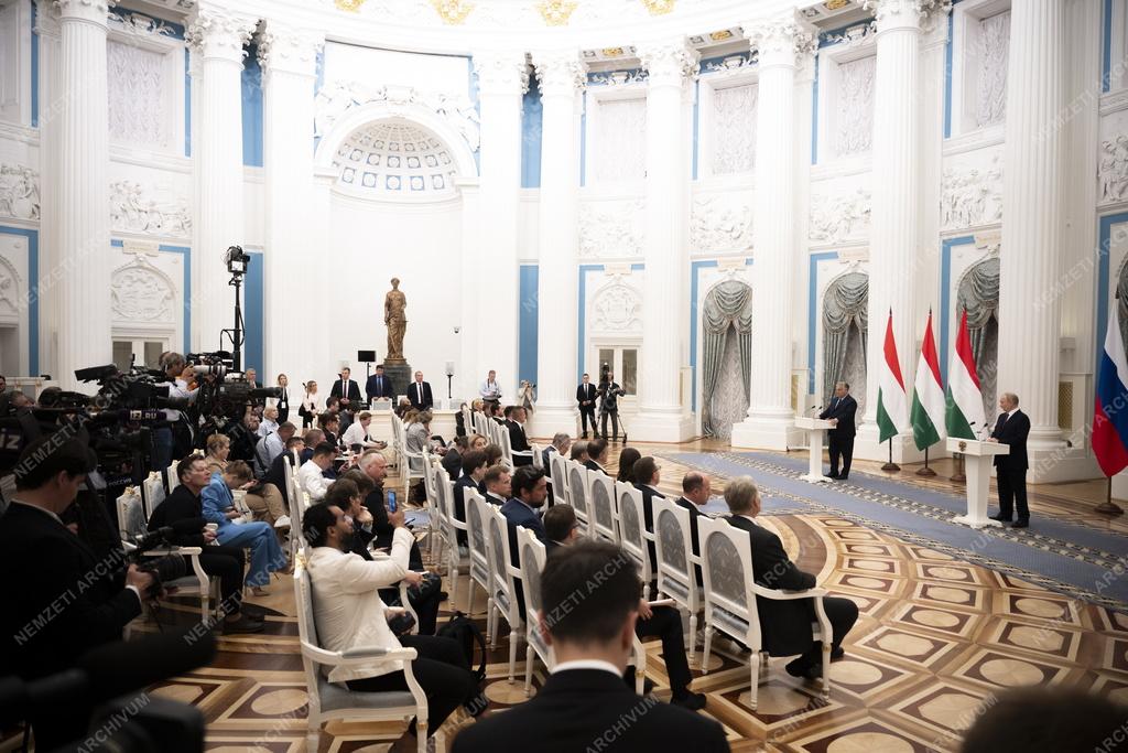 Orbán Viktor Moszkvában