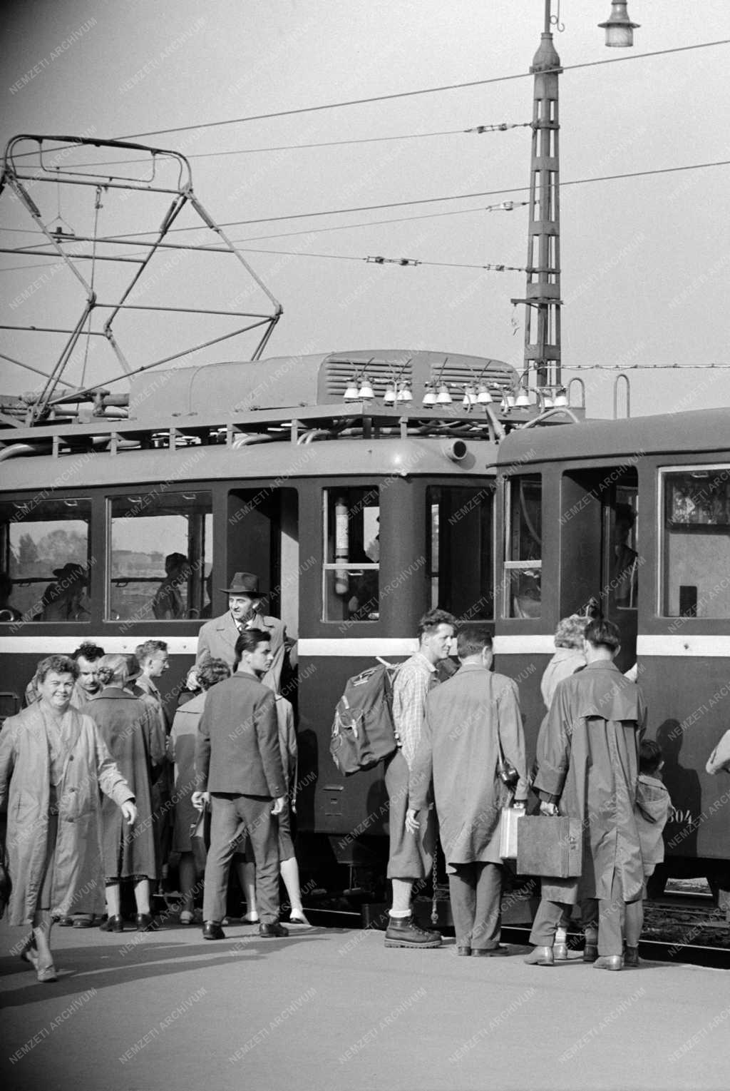 Közlekedés - HÉV végállomás a Margit hídnál