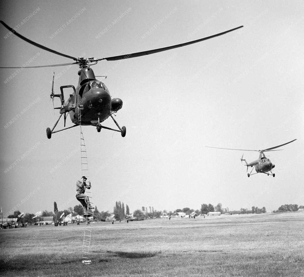 Sport - Helikopterbemutató Kecskeméten