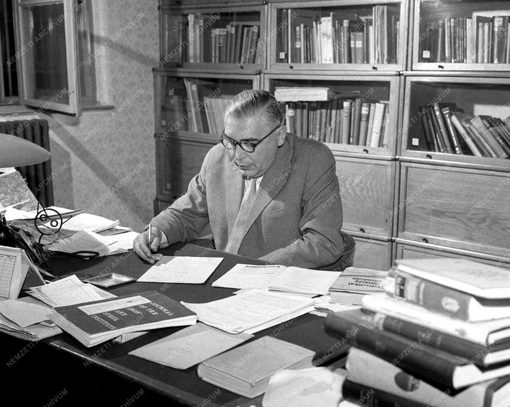 Gillemot László Kossuth-díjas gépészmérnök