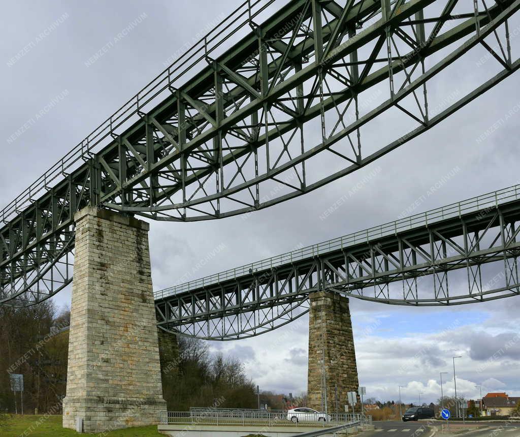 Közlekedés - Biatorbágyi egykori vasúti viadukt