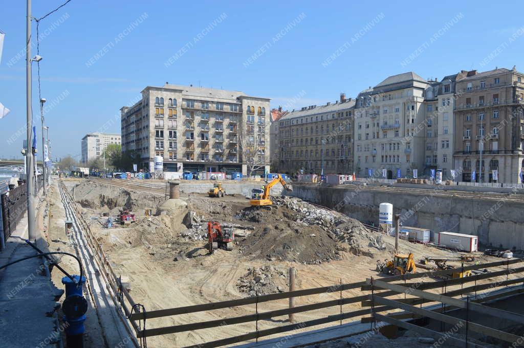 Beruházás - Budapest - A Kossuth Lajos tér rekonstrukciója