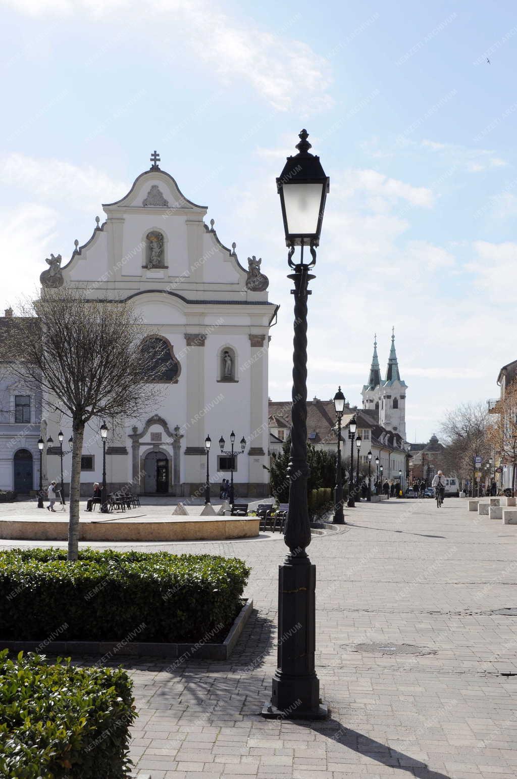 Egyházi épület - Vác - A Fehérek temploma