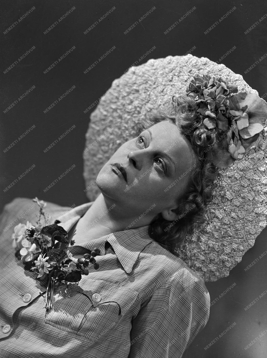 Dajka Margit színművésznő