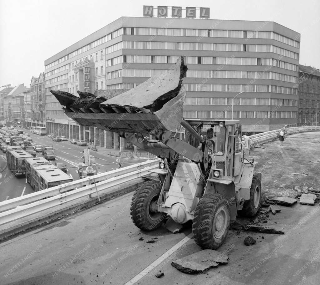 Építkezés - A Baross-téri felüljáró felújítása