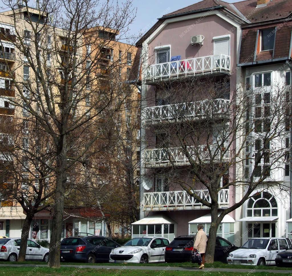 Városkép - Szekszárd - Múlt századi lakótömbök