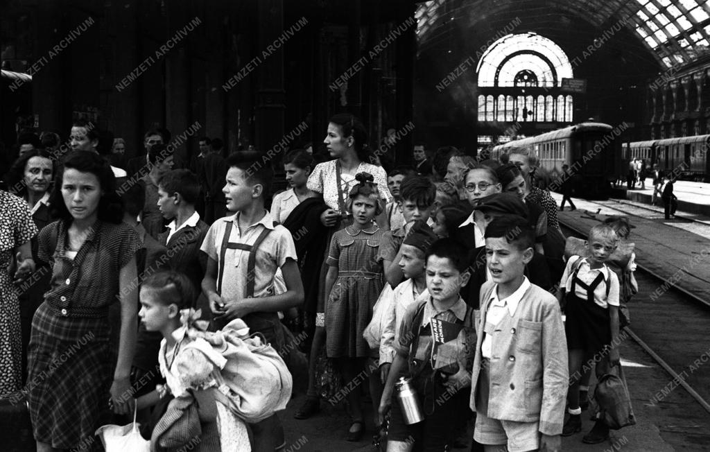 Gyermekvonat Párizsba