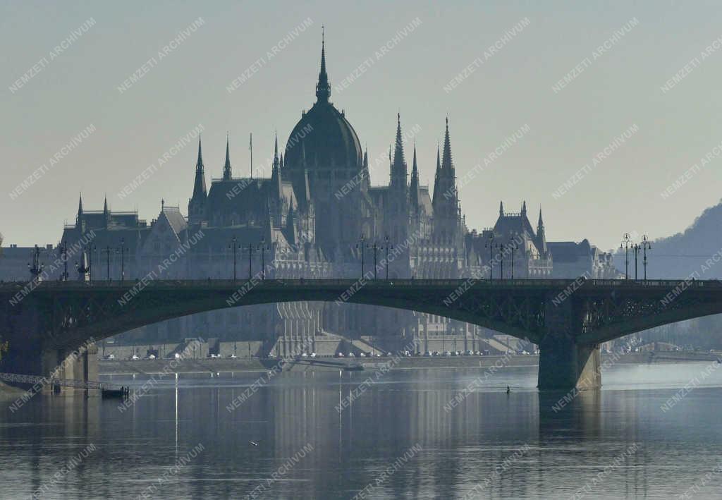 Városkép - Budapest - Ködös ősz a fővárosban