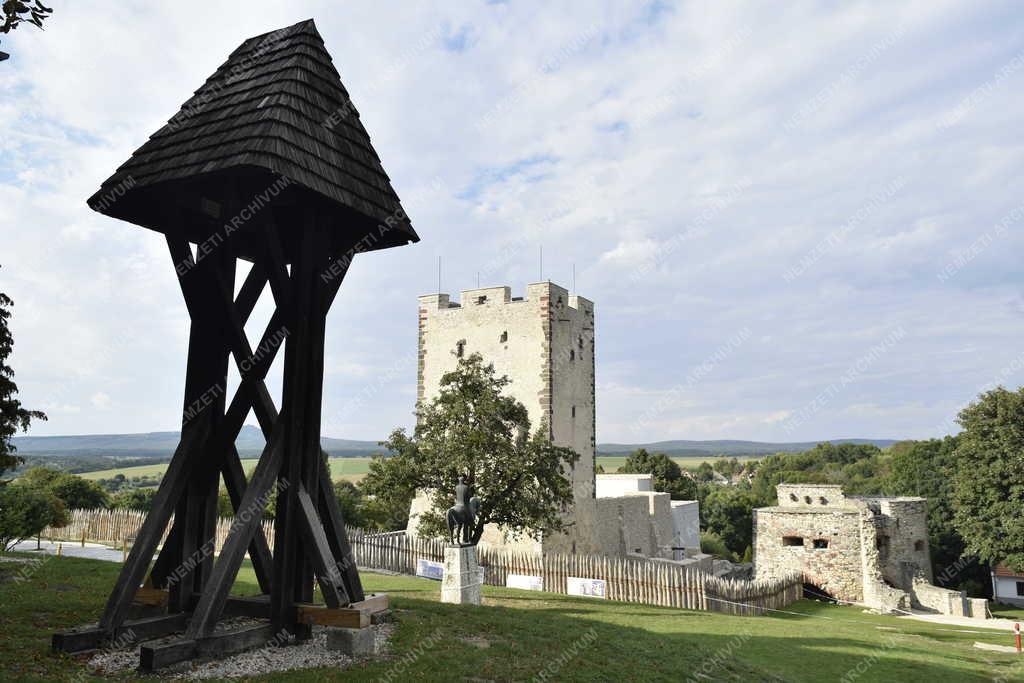 Település - Nagyvázsony - Kinizsi-vár