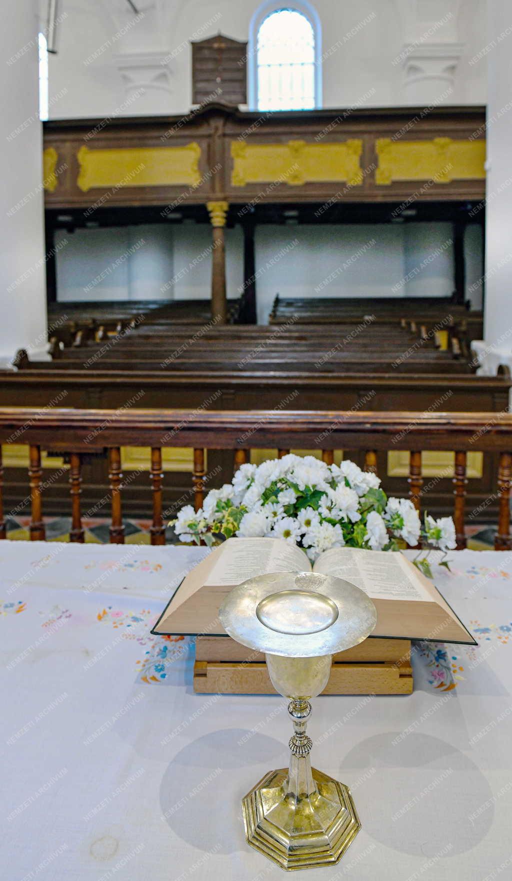 Egyház - Felújították a Debreceni Református Kistemplomot