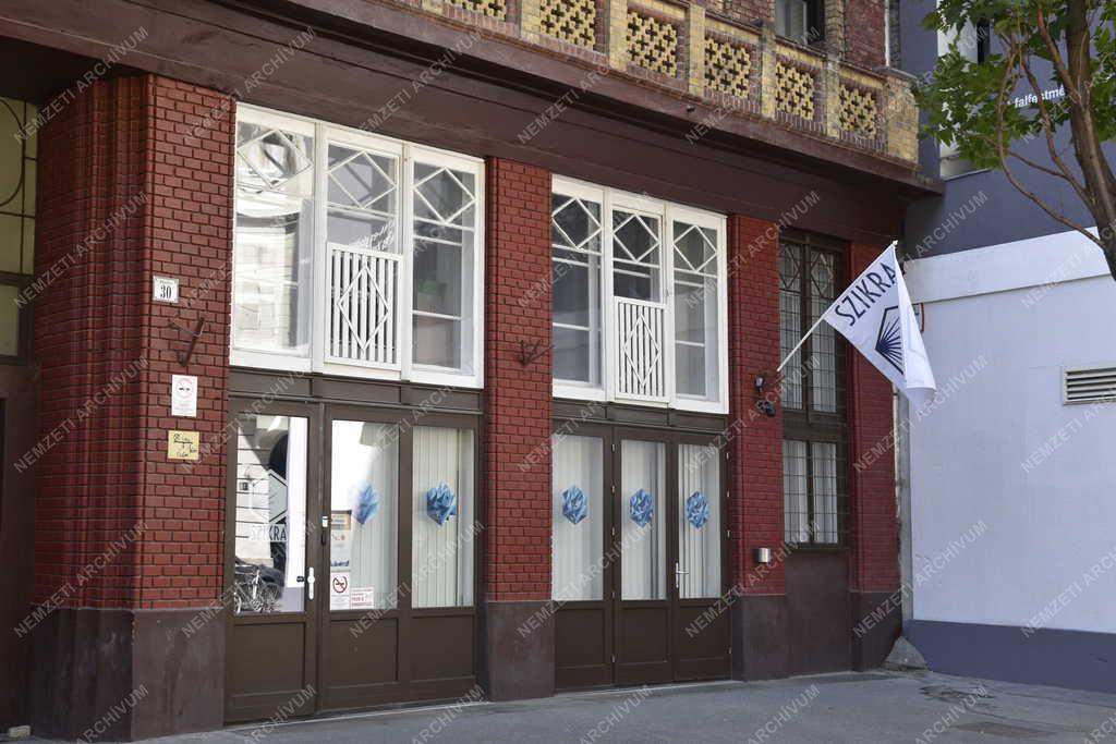 Szolgáltatás - Budapest - Szikra Coworking közösségi iroda az Erzsébetvárosban