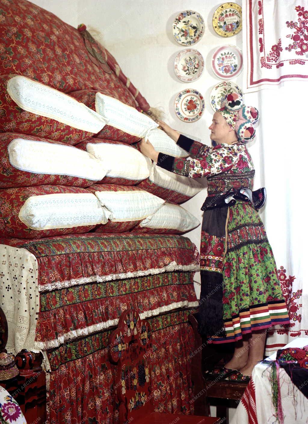 Népművészet - Kóró Józsefné népművész