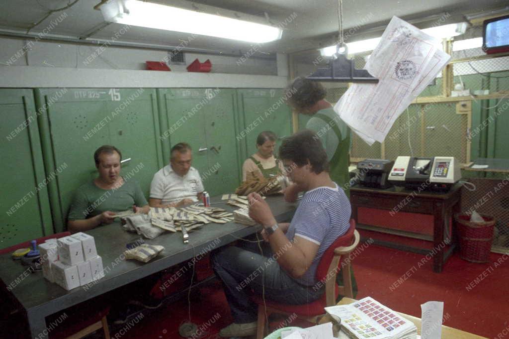 Pénzpolitika – Bővülő bankrendszer