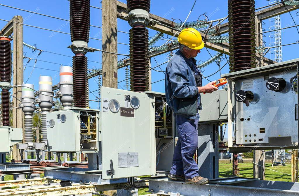 Energia - Tiszalöki Tiszavíz Vízerőmű elektromos karbantartása