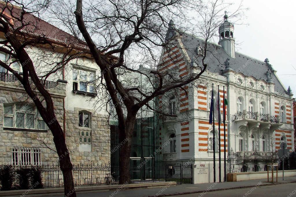 Épület - Budapest - Az MMA irodaháza
