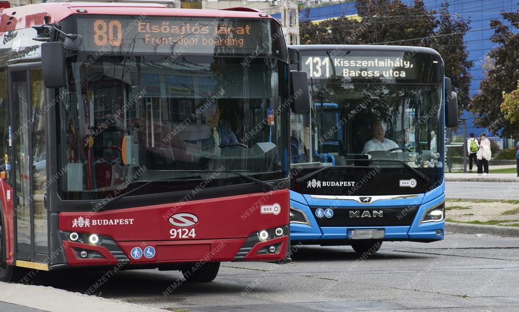 Közlekedés - Budapest - Örs Vezér tere buszvégállomás