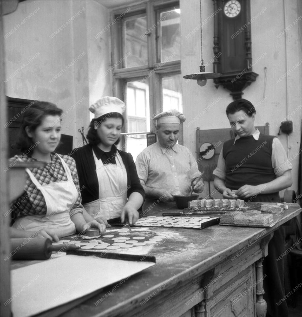 Vendéglátóipar - Végh Lajos cukrászata