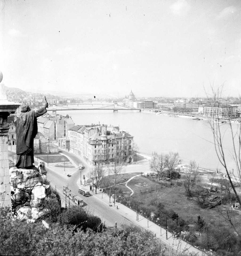 Városkép - Budapesti látkép a Gellért-hegyről