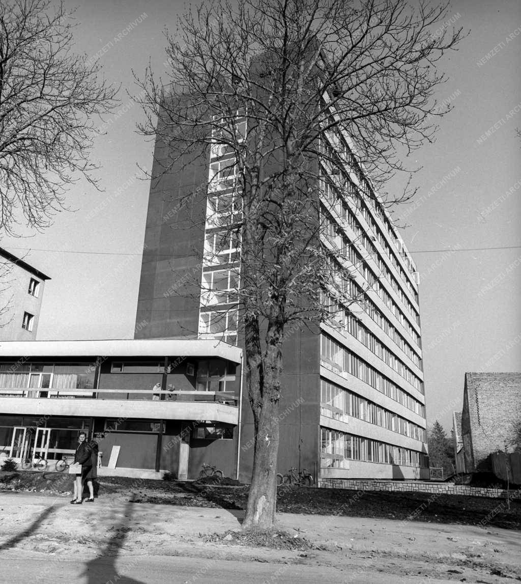 Városkép - Új munkásszálló Székesfehérváron