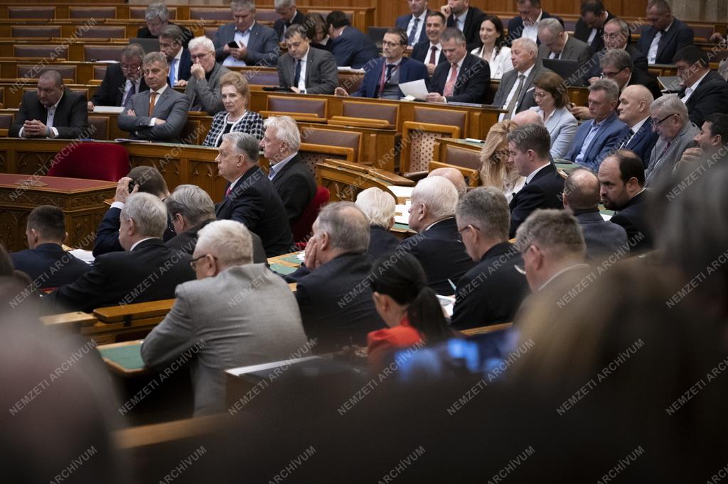 Az Országgyűlés plenáris ülése