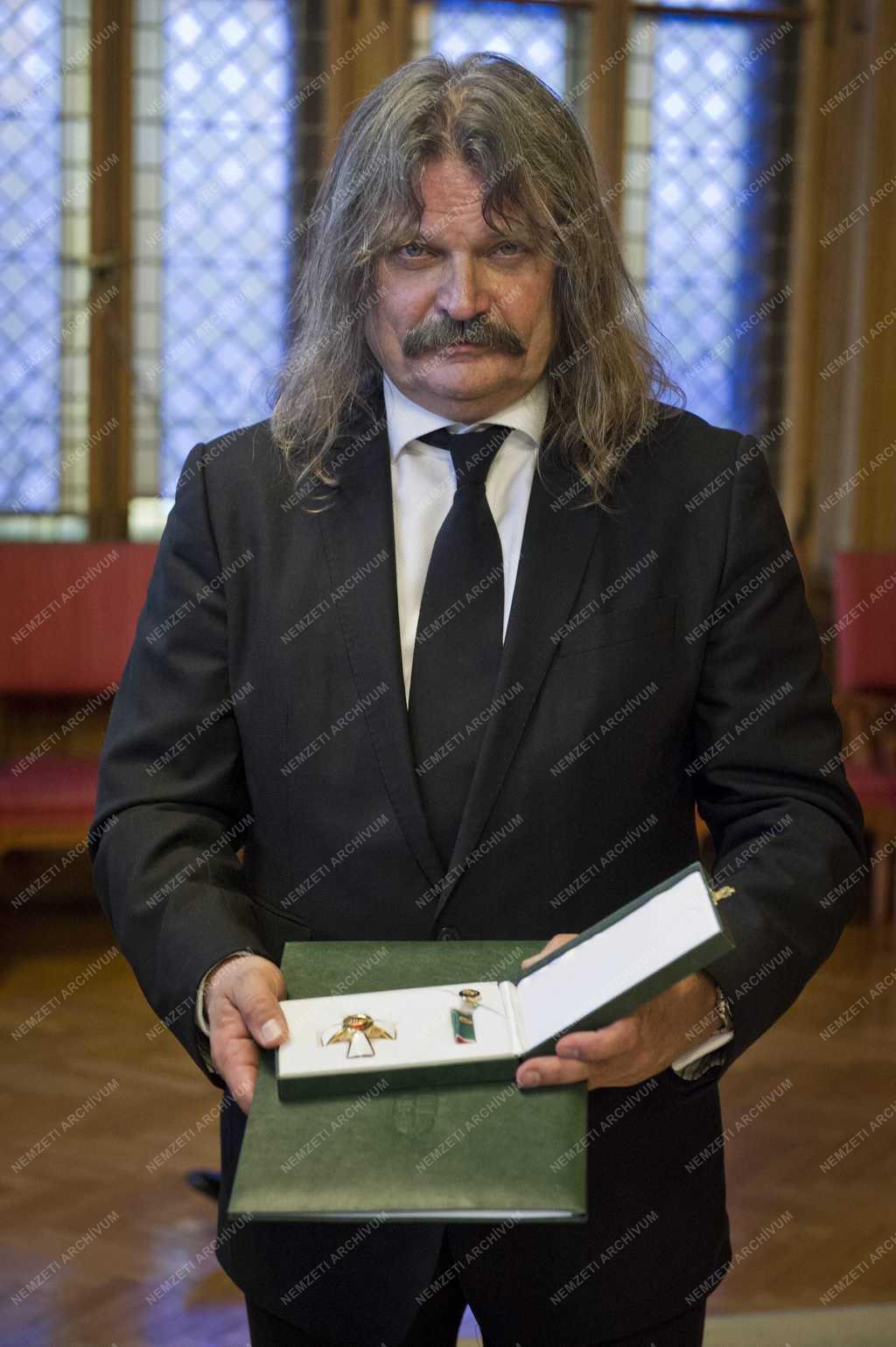 Állami kitüntetés Mándoki Lászlónak