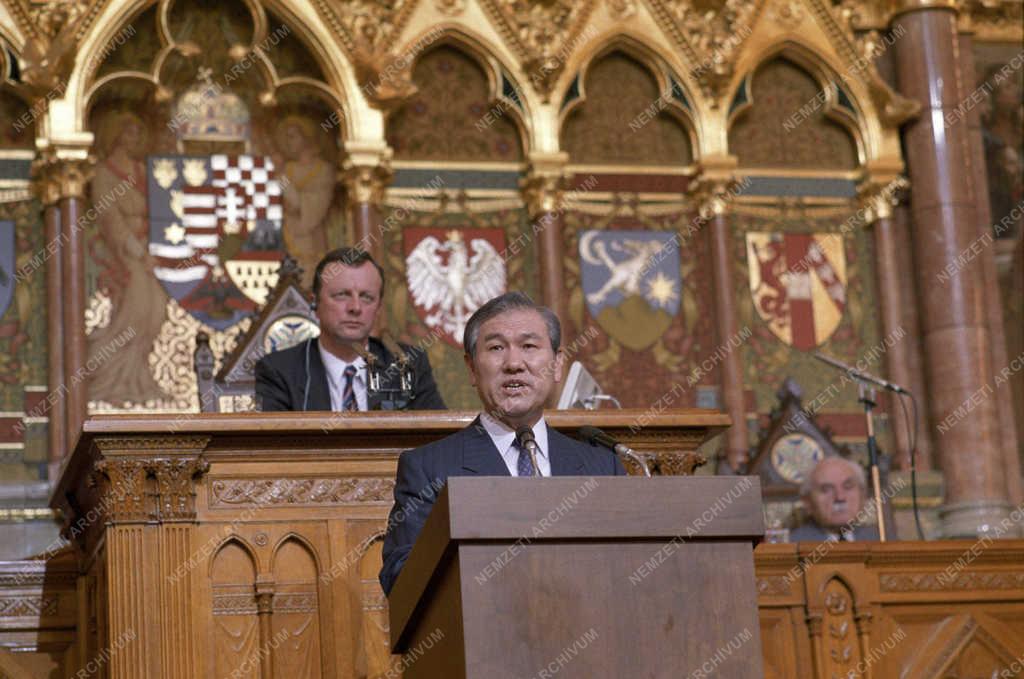 Külkapcsolat - Ro Te Vu dél-koreai köztársasági elnök az Országgyűlés ülésén