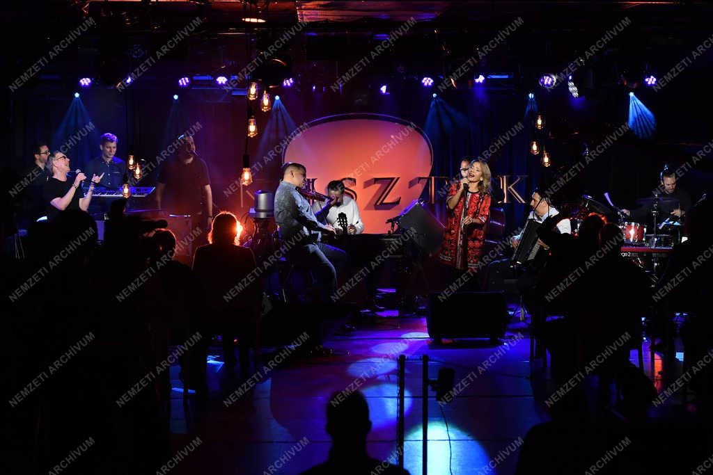 Televízió - M2 Petőfi TV - Akusztik koncert az A38 hajón