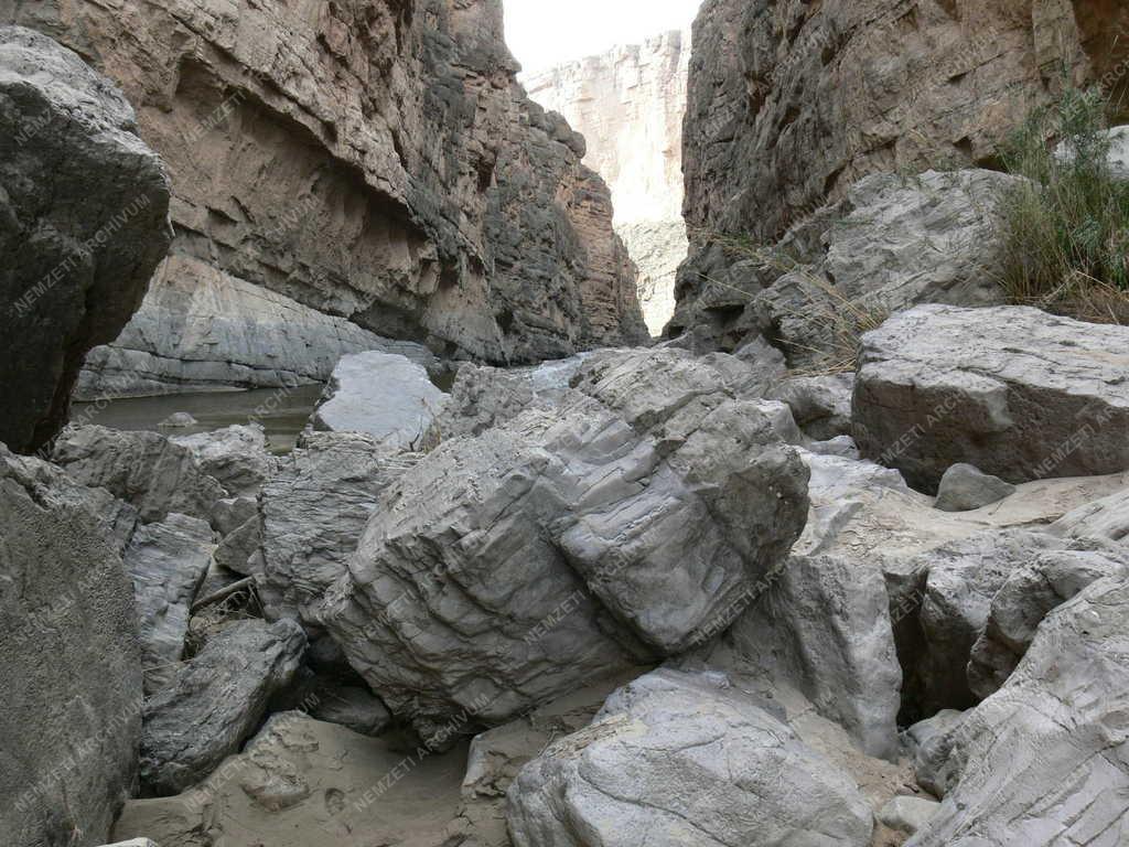 Táj, város - Santa Elena kanyon - Big Bend Nemzeti Park - Texas