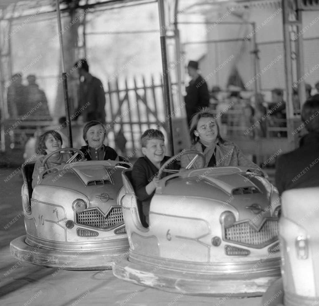 Szabadidő - Luna Park Budapesten