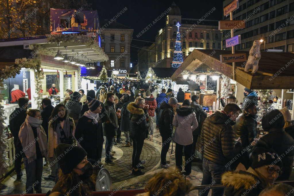 Városkép - Ünnep - Budapest  - Adventi Ünnep a Bazilikánál