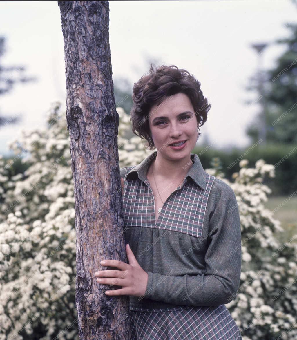 Kultúra - Málnai Zsuzsa színésznő