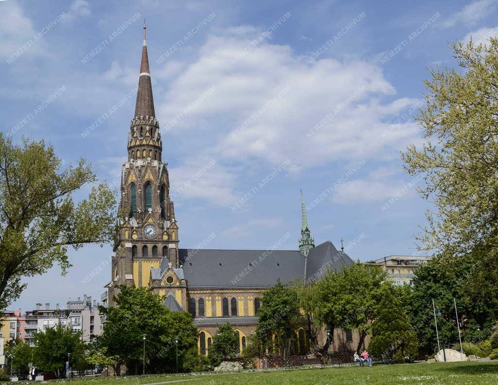 Egyházi épület - Budapest - A Szent László templom