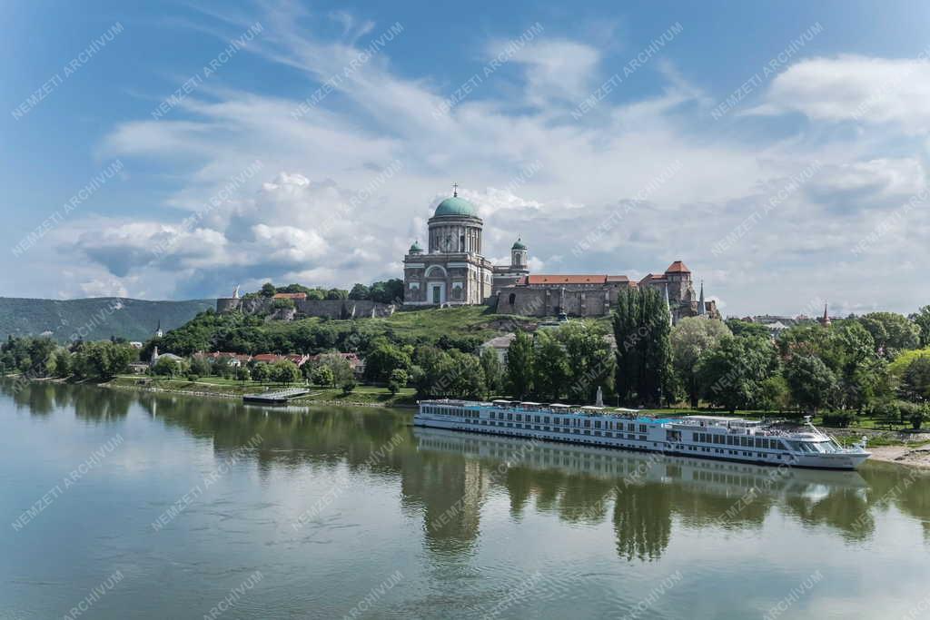 Egyházi épület - Esztergom - Esztergomi Bazilika