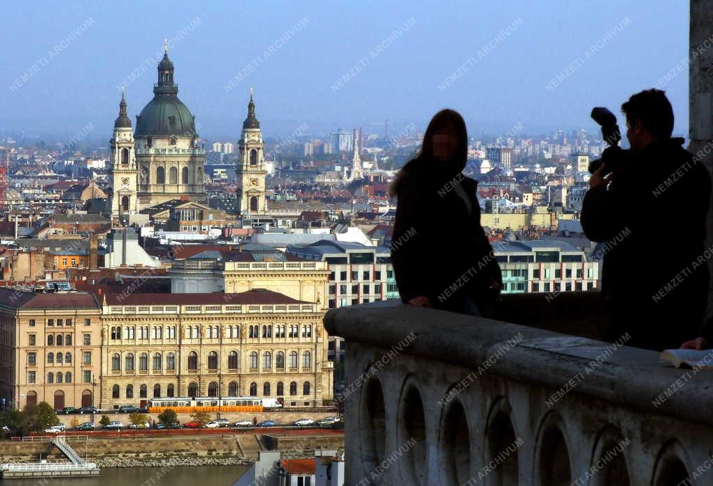 Budapest - Városkép - Az Akadémia és a Bazilika épülete