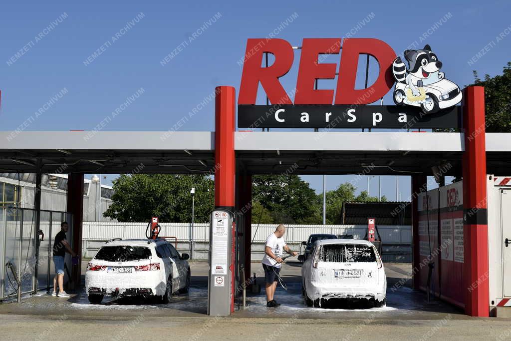 Szolgáltatás - Budapest - Red Car Spa önkiszolgáló autómosó