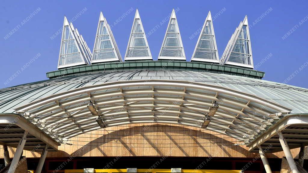 Sportlétesítmény - Budapest - A lágymányosi Tüskecsarnok