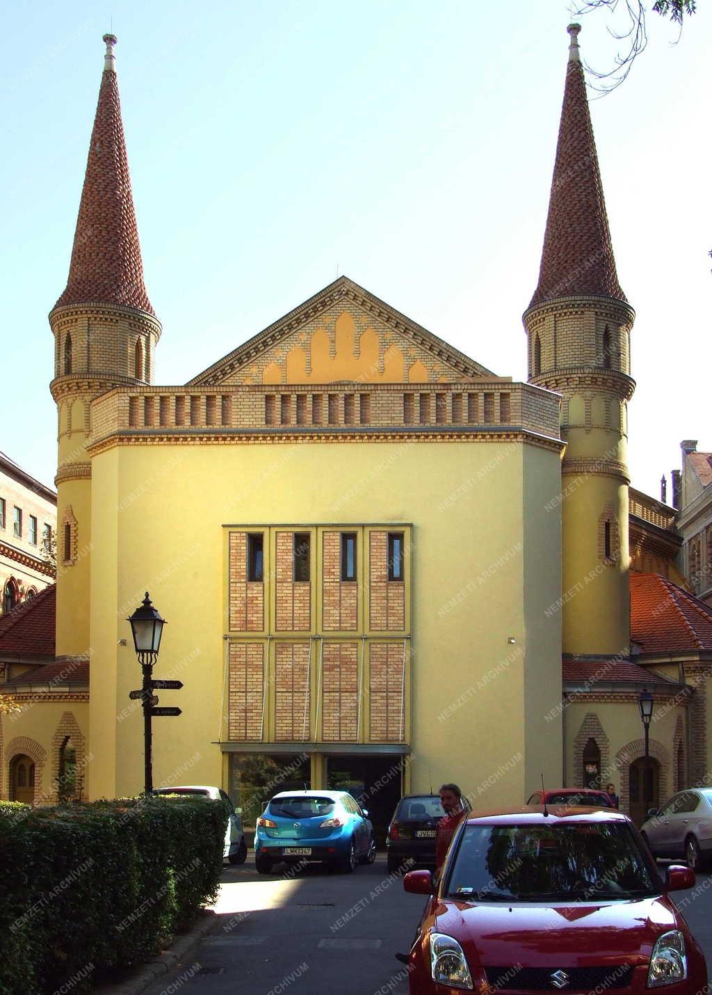 Budapest - Oktatás - ELTE BTK - Gólyavár