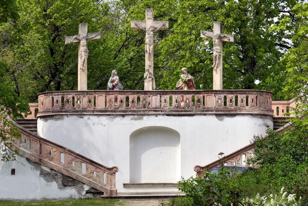 Városkép - Gödöllő - A város Golgotája az Erzsébet parkban