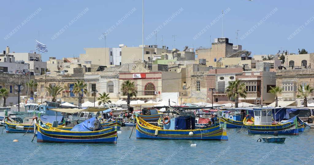 Vízi közlekedés - Marsaxlokk - Hagyományos máltai halászhajók