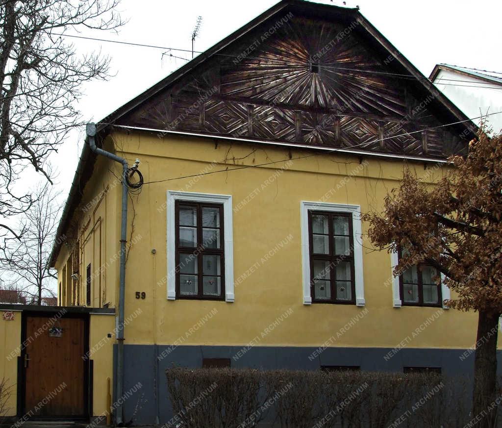 Építészet - Szeged - Napsugaras ház alsóvárosban