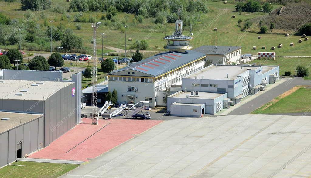 Közlekedés - Debrecen - Bővül a Debreceni Repülőtér