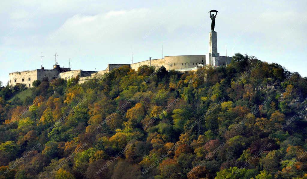 Városkép - Budapest - A Citadella és a Szabadság-szobor 