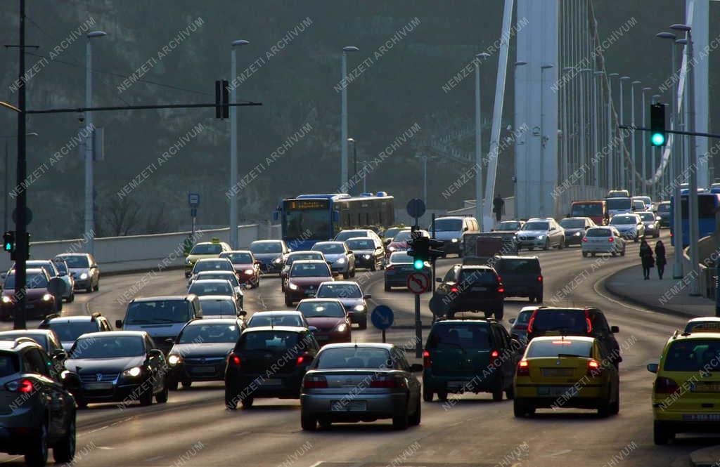 Közlekedés - Budapest - Délutáni csúcsforgalom