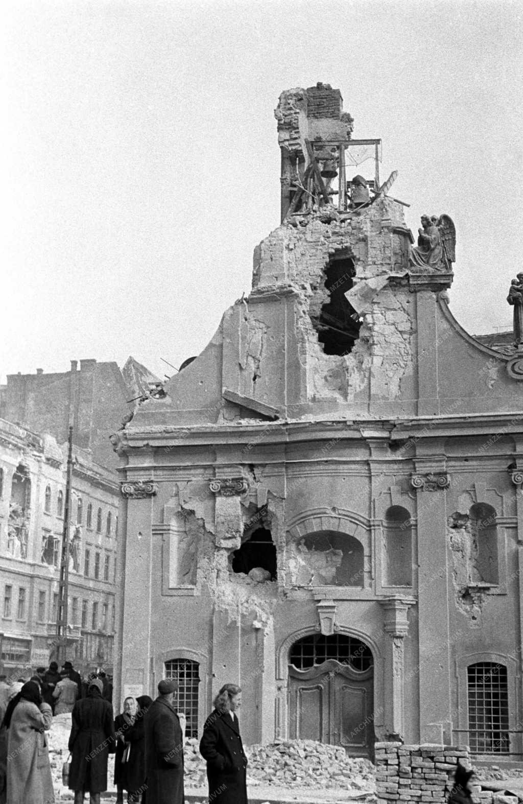 Történelem - 1956-os forradalom és szabadságharc - Romok